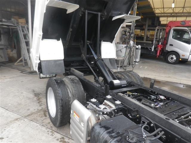 Hino Dutro 11