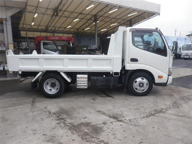 Hino Dutro 4