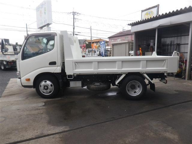 Hino Dutro 8