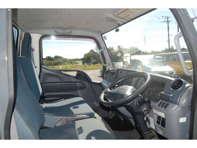 Mitsubishi Fuso Canter 9
