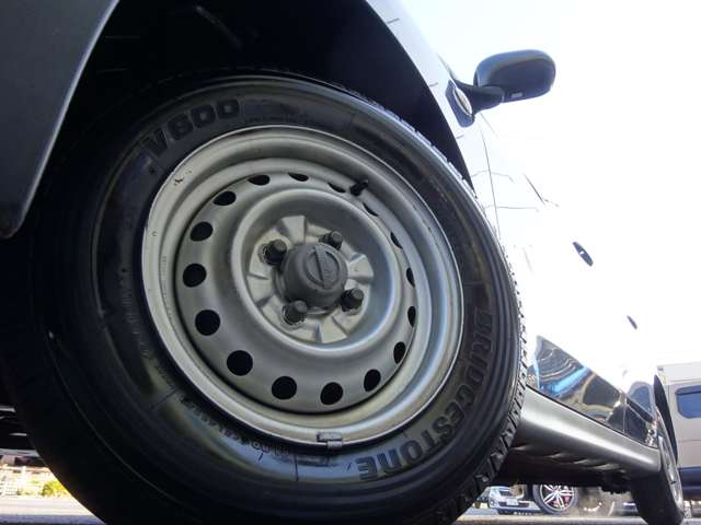 Nissan AD 12