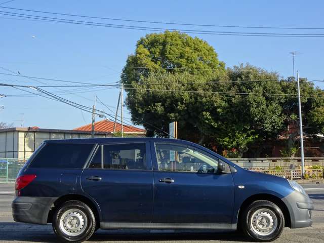 Nissan AD 4