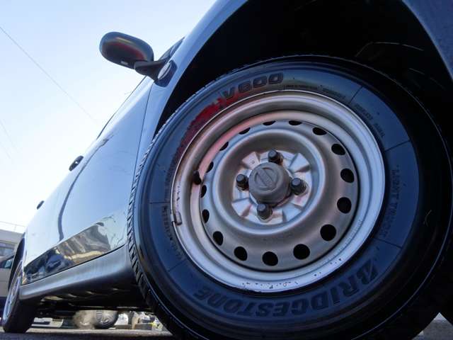 Nissan AD 10