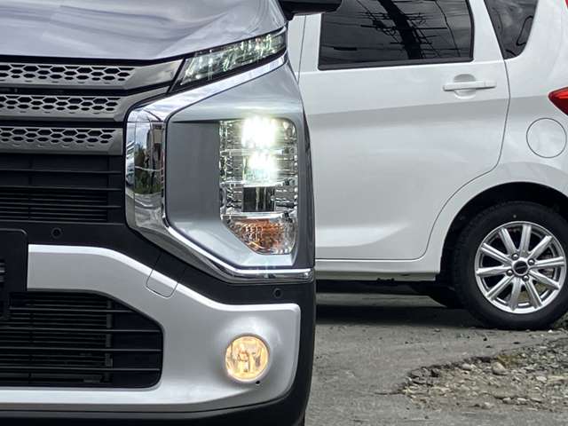 Mitsubishi eK X 12