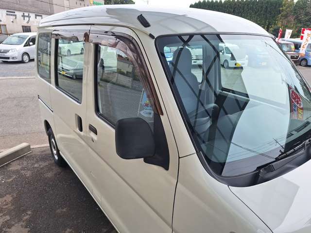Daihatsu Hijet Cargo 12