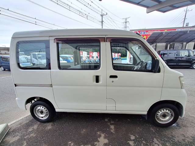 Daihatsu Hijet Cargo 6