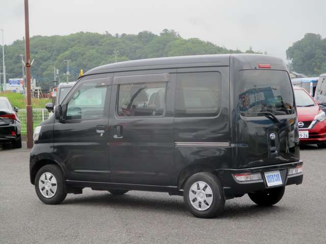 Daihatsu Hijet Cargo 11