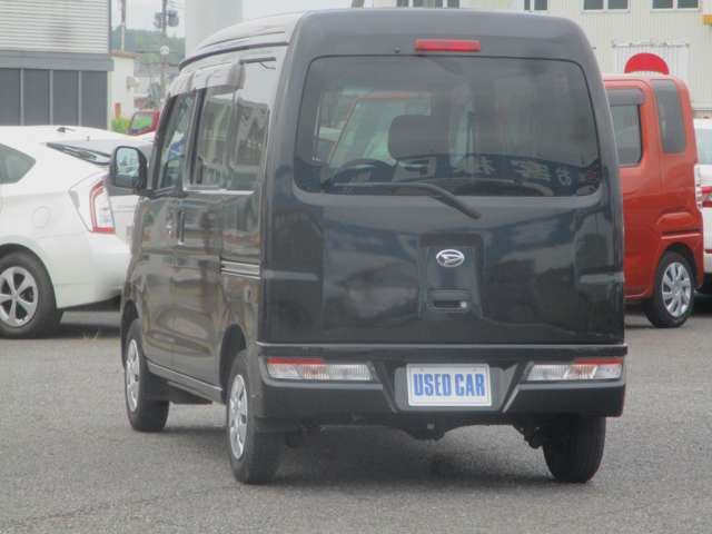 Daihatsu Hijet Cargo 2