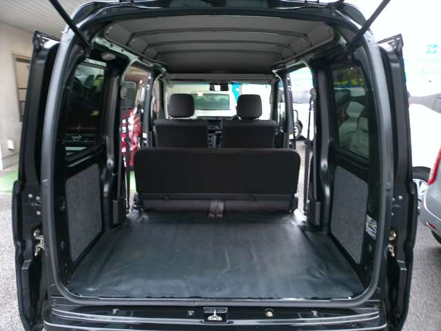 Daihatsu Hijet Cargo 8