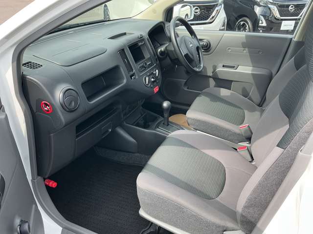 Nissan AD 12