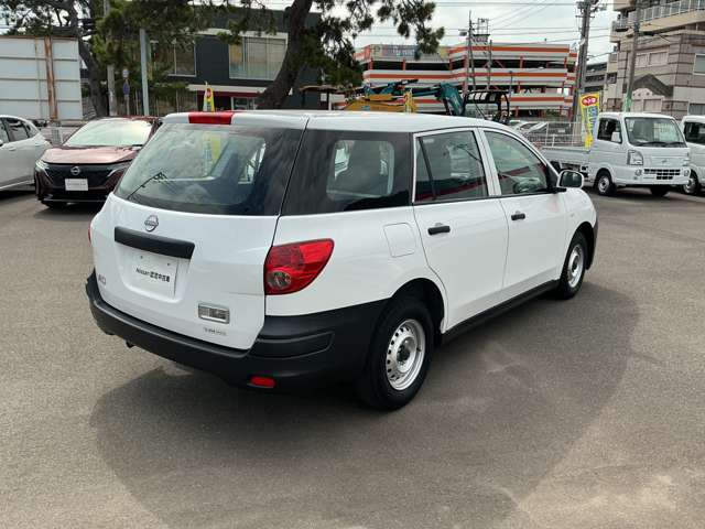 Nissan AD 4
