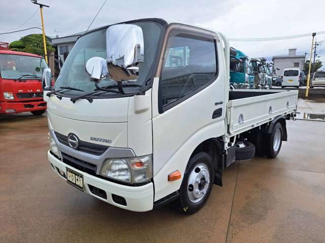Hino Dutro 3