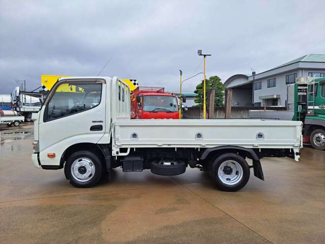 Hino Dutro 4