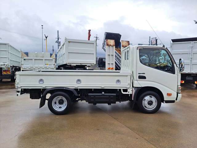 Hino Dutro 5