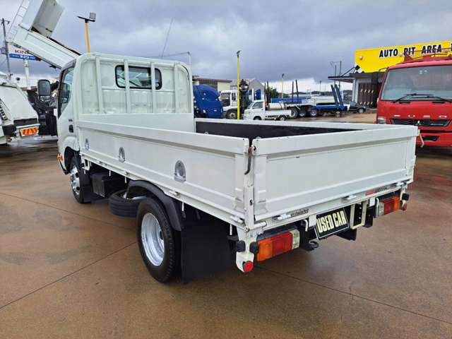 Hino Dutro 7