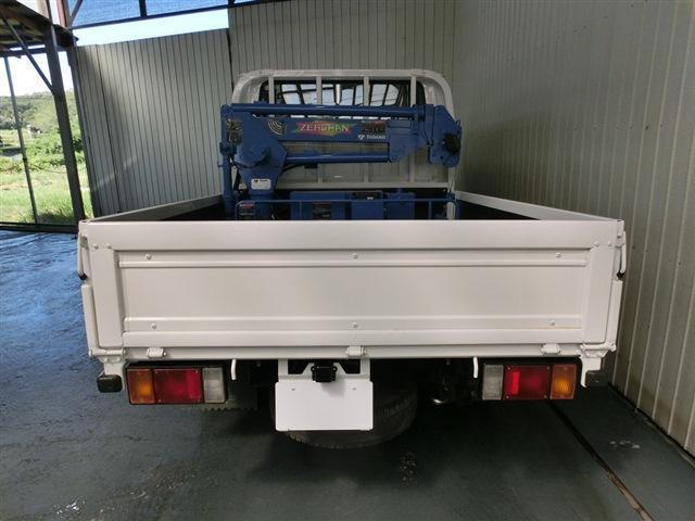 Isuzu Elf 6