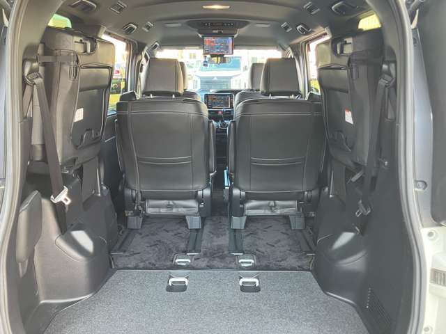 Toyota Voxy 5