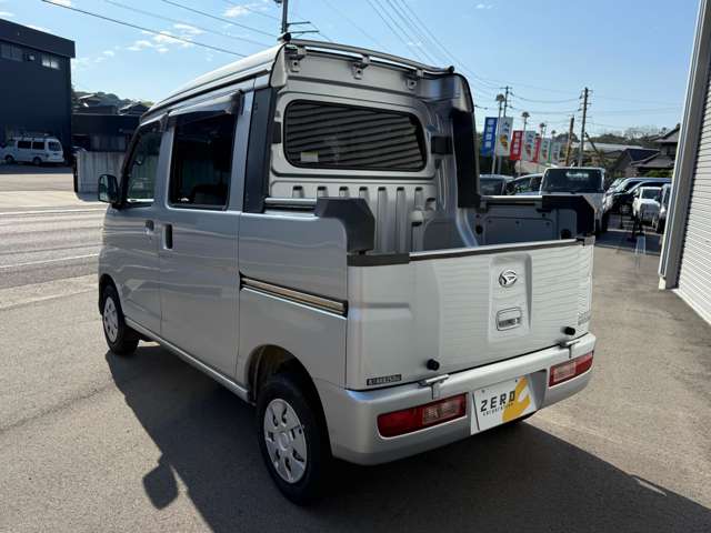 Daihatsu Hijet Deck Van 10