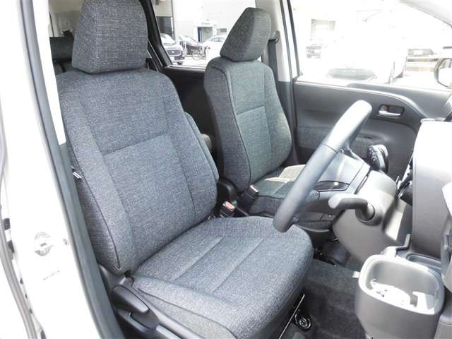 Toyota Sienta 11