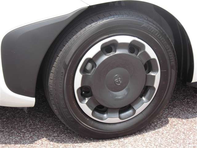Toyota Sienta 8
