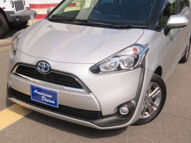 Toyota Sienta 4