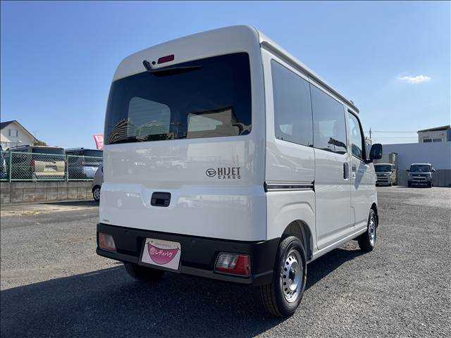 Daihatsu Hijet Cargo 12