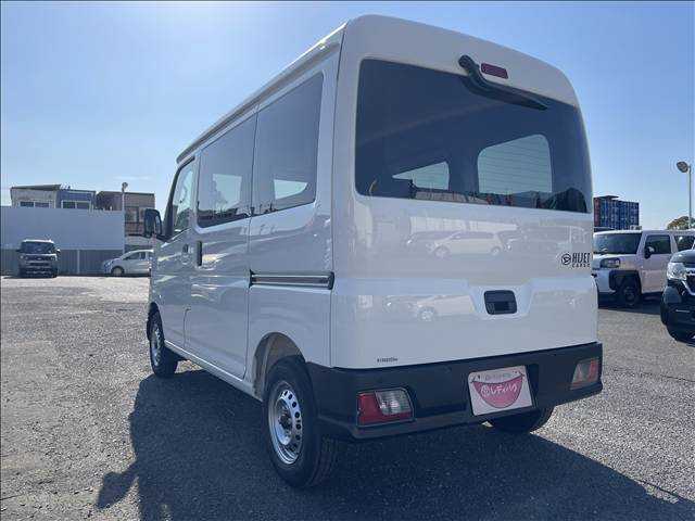 Daihatsu Hijet Cargo 10