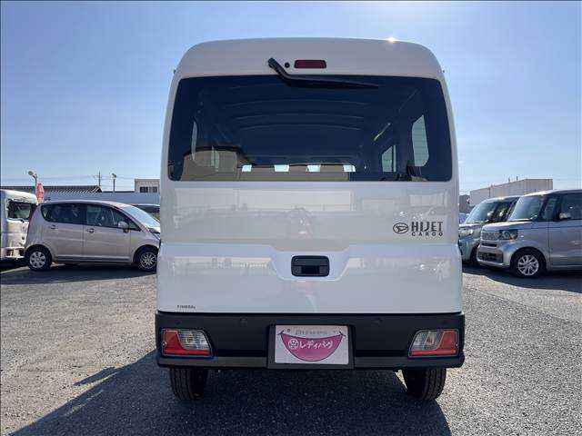 Daihatsu Hijet Cargo 11