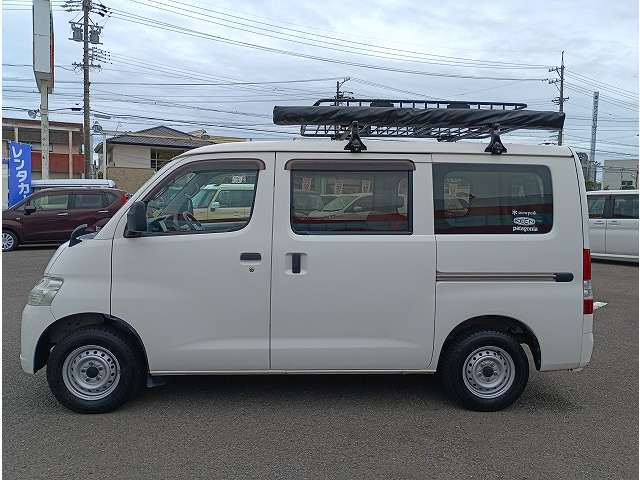 Toyota Light Ace Van 6
