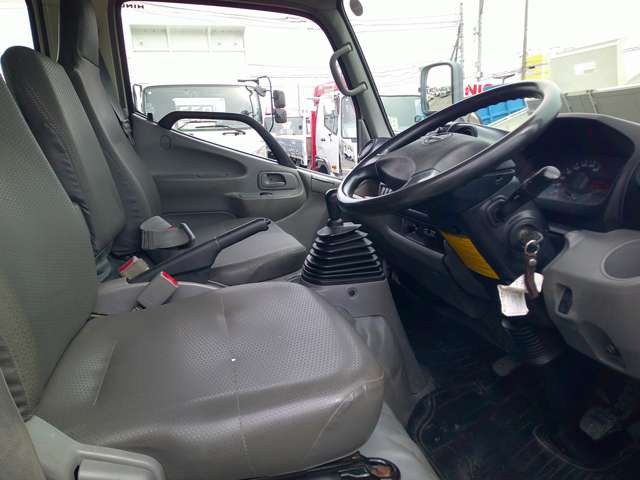 Hino Dutro 11