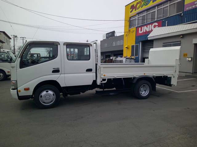 Hino Dutro 4