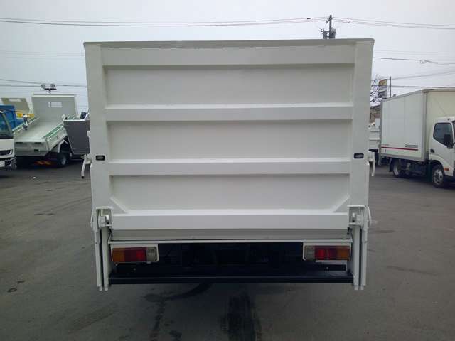 Hino Dutro 6