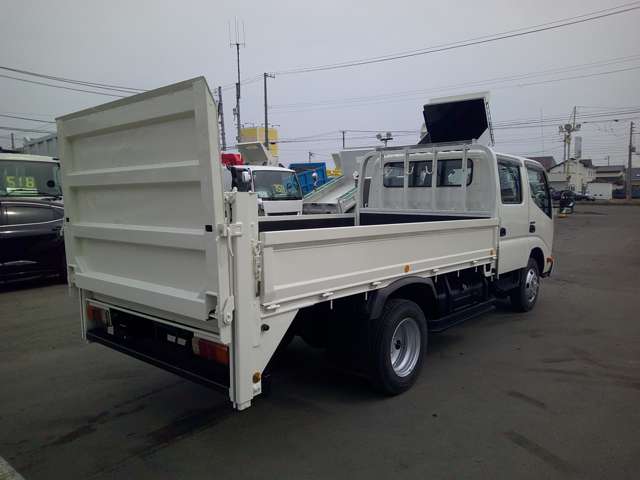 Hino Dutro 7