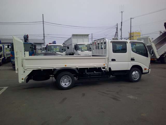 Hino Dutro 8
