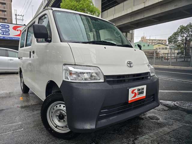 Toyota Town Ace Van 3