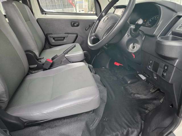 Toyota Town Ace Van 7
