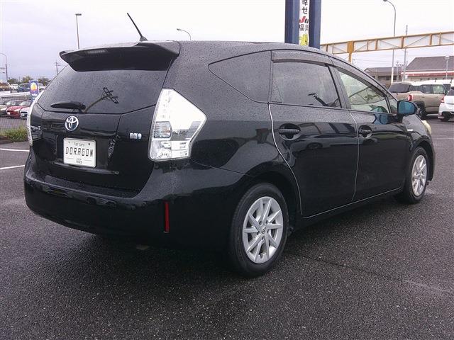 Toyota Prius α 5