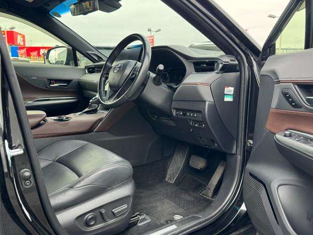 Toyota Harrier 12