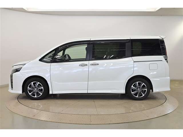 Toyota Voxy 5