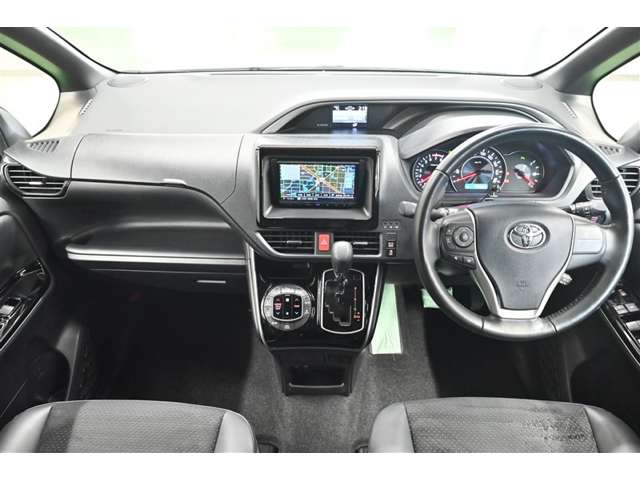 Toyota Voxy 6