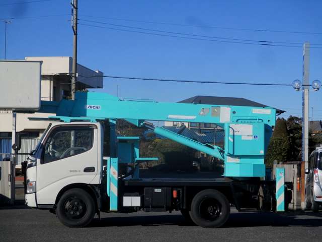 Hino Dutro 2