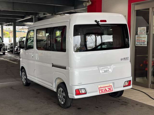 Daihatsu Hijet Cargo 3