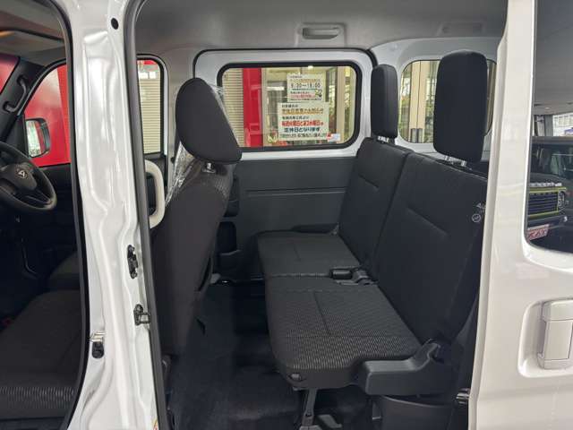 Daihatsu Hijet Cargo 7