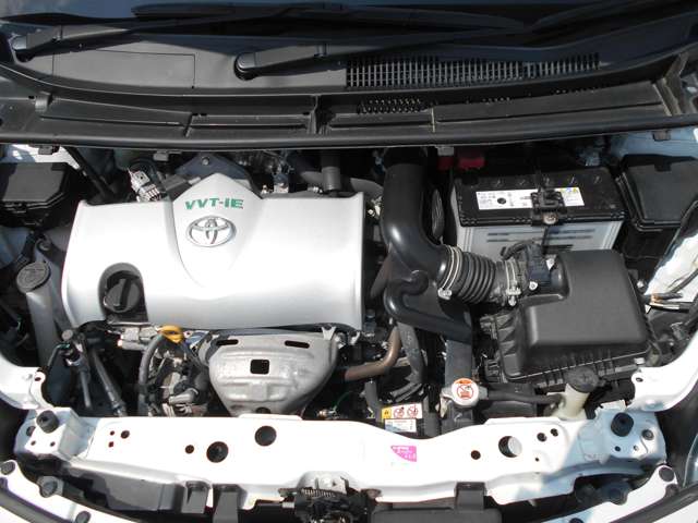 Toyota Sienta 4