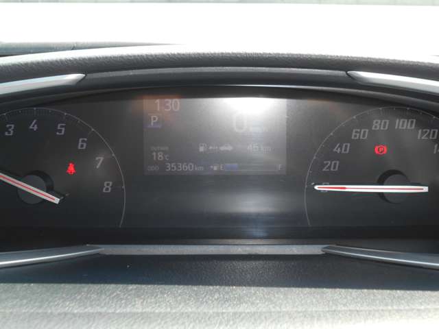 Toyota Sienta 5