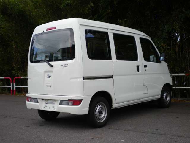 Daihatsu Hijet Cargo 4