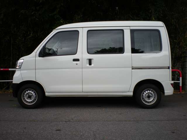 Daihatsu Hijet Cargo 7