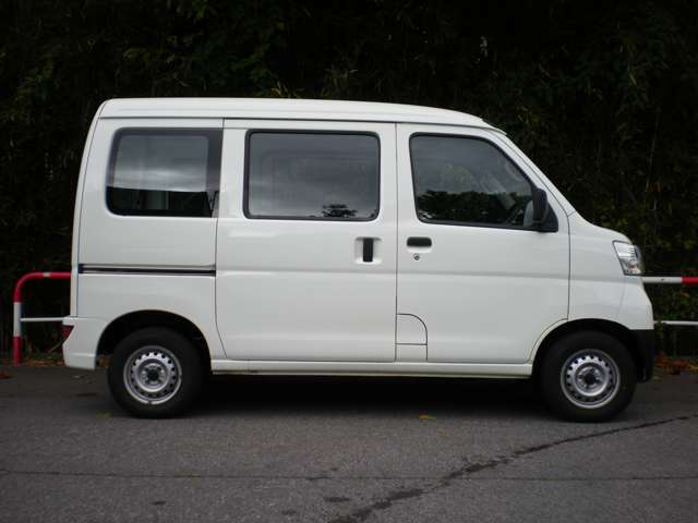 Daihatsu Hijet Cargo 8