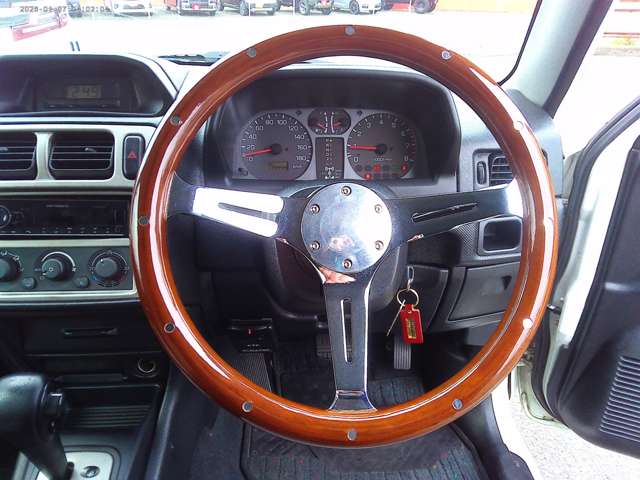 Mitsubishi Pajero iO 12