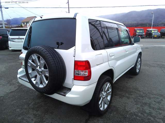 Mitsubishi Pajero iO 5